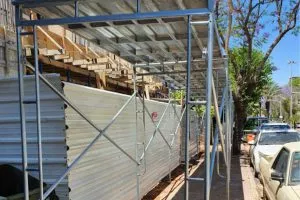 מעבר בטוח בבניינים הנמצאים בבנייה